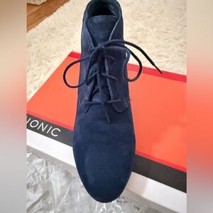 Women’s Vionic Elevated Becca Wedge Suede Weather-resistant Bootie Navy 11W